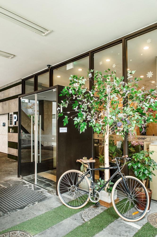 บลูมมิ่งเฮาส์เรสซิเดนซ์ Aparthotel โซล ภายนอก รูปภาพ