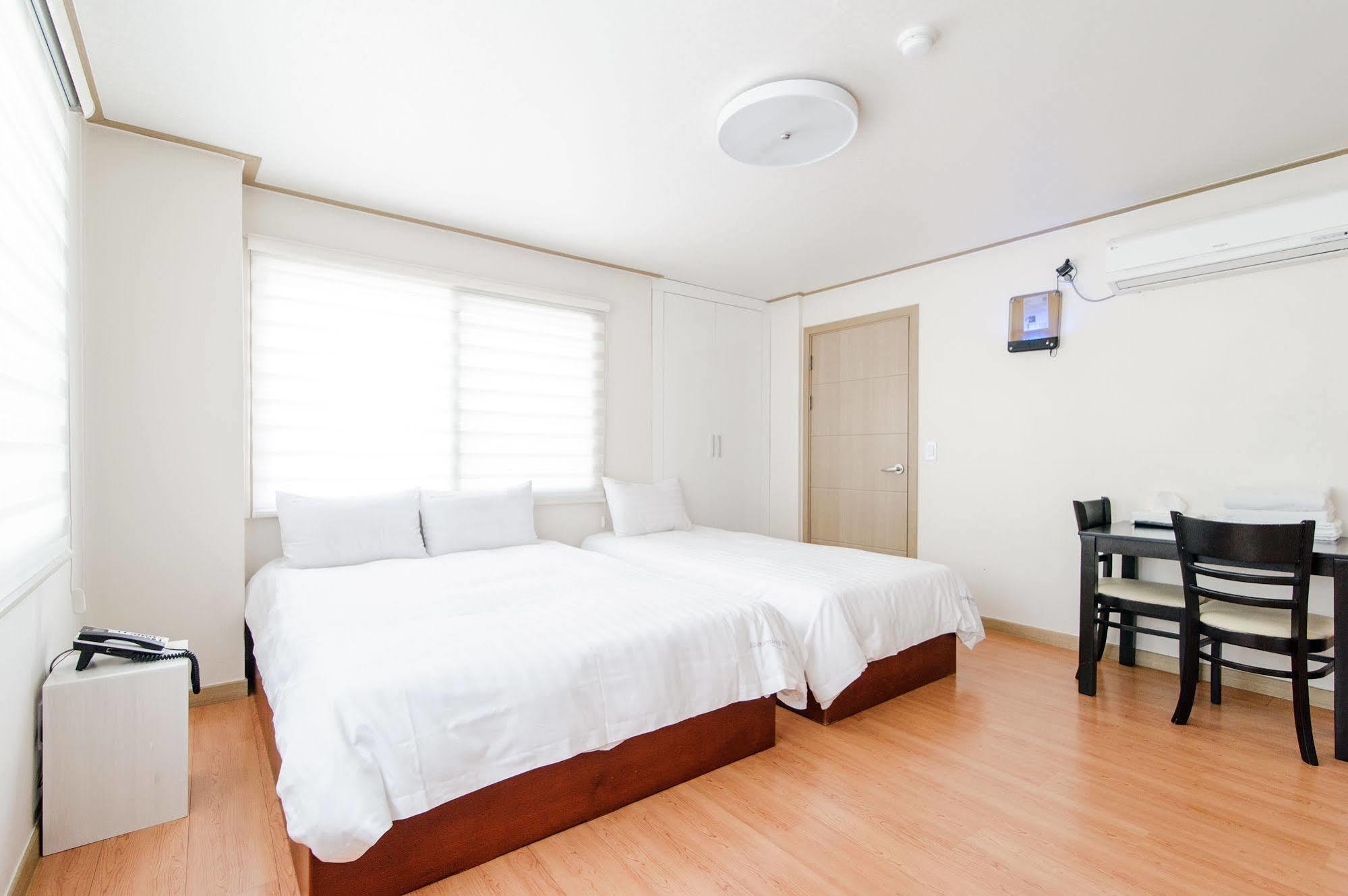 บลูมมิ่งเฮาส์เรสซิเดนซ์ Aparthotel โซล ภายนอก รูปภาพ