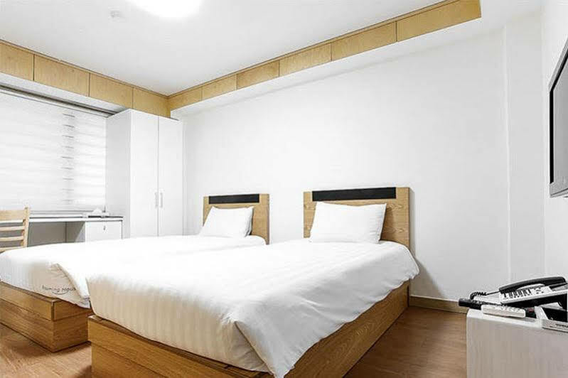 บลูมมิ่งเฮาส์เรสซิเดนซ์ Aparthotel โซล ภายนอก รูปภาพ